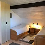 E3 Haus Mit Wintergarten- Kamin Und Deichblick By Interhome *