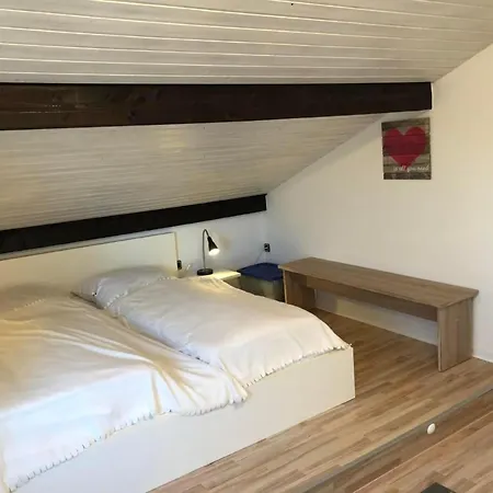 E3 Haus Mit Wintergarten- Kamin Und Deichblick By Interhome *