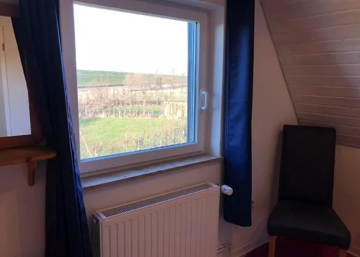 Сasa de vacaciones E3 Haus Mit Wintergarten- Kamin Und Deichblick By Interhome